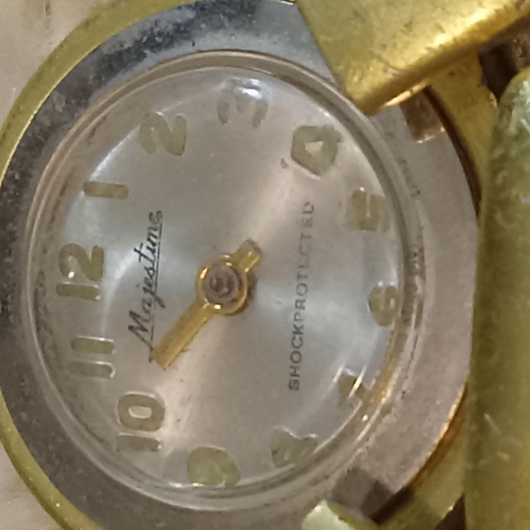 Gold Beetle Watch - Picture 11 of 11